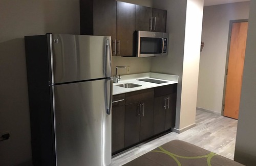 Kreole Hotel | Inviting Stay at Super 8 by Wyndham Pascagoula with Pool
