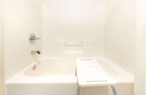 Perry Hotel | Budget-Friendly Stay at Super 8 by Wyndham Perry