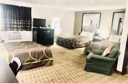 Peru Hotel | Budget-Friendly Super 8 by Wyndham Near Starved Rock Park