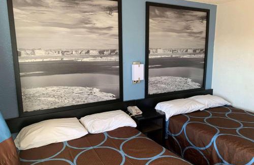 Alhambra Hotel | Budget-Friendly Stay at Super 8 by Wyndham Phoenix West