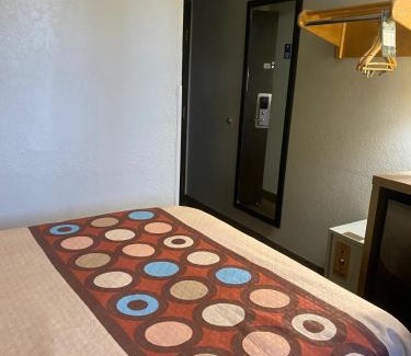 Pierre Hotel | Pet-Friendly Escape at Super 8 by Wyndham Pierre SD