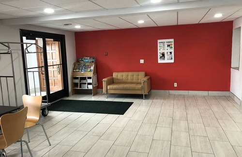 Plover Hotel | Affordable Stay at Super 8 by Wyndham in Plover Area