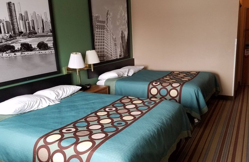 Mitchell Hotel | Comfortable Stay at Super 8 by Wyndham Pontoon Beach