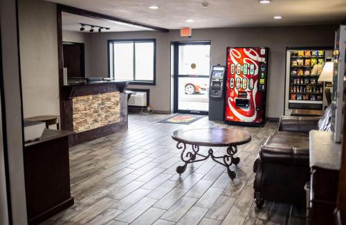 Poplar Bluff Hotel | Budget-Friendly Stay at Super 8 by Wyndham Poplar Bluff