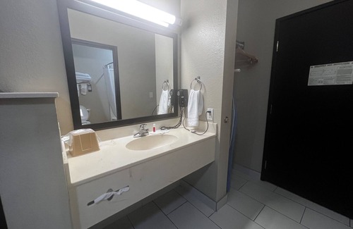 Port Arthur Hotel | Comfortable Stay at Super 8 by Wyndham Port Arthur/Nederland