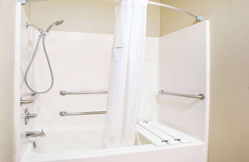 Port Arthur Hotel | Comfortable Stay at Super 8 by Wyndham Port Arthur/Nederland
