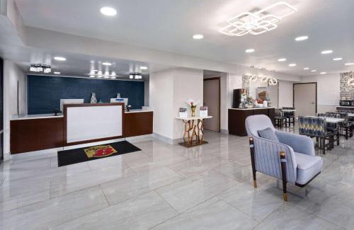 Prattville Hotel | Pet-Friendly Super 8 by Wyndham Prattville with Pool Access