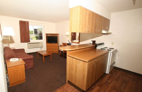 Pulaski Hotel | Comfortable Stay at Super 8 by Wyndham Pulaski with Breakfast