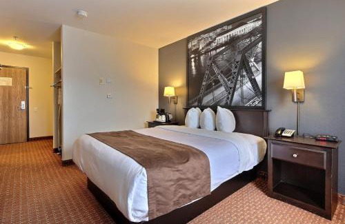 Ste. Foy Hotel | Pet-Friendly Getaway at Super 8 by Wyndham Quebec City