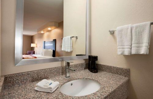 Rahway Hotel | Budget-Friendly Stay at Super 8 by Wyndham Rahway/Newark