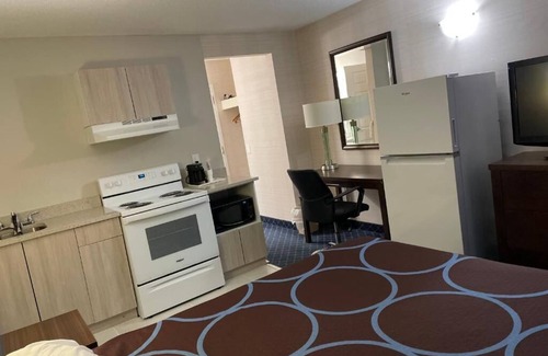 Red Deer Hotel | Comfortable Stay at Super 8 by Wyndham Red Deer with Spa