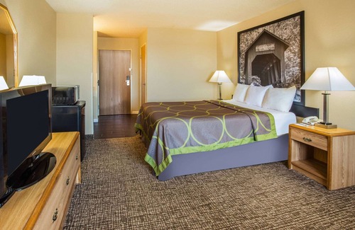 Remington Hotel | Comfortable Stay at Super 8 by Wyndham Remington