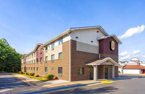 North Chesterfield Hotel | Budget-Friendly Stay at Super 8 by Wyndham Richmond