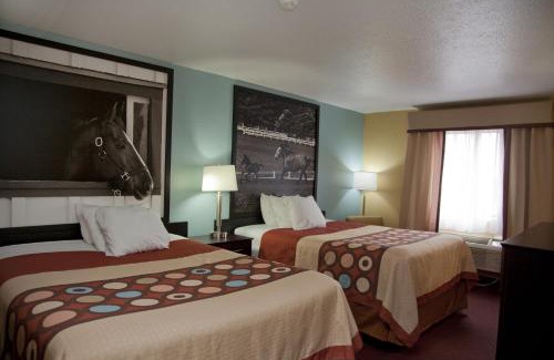 Richmond Hotel | Pet-Friendly Super 8 by Wyndham Richmond with Great Amenities