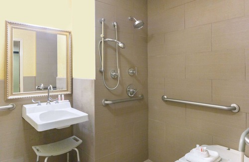Richmond Hotel | Comfortable Stay at Super 8 by Wyndham Richmond