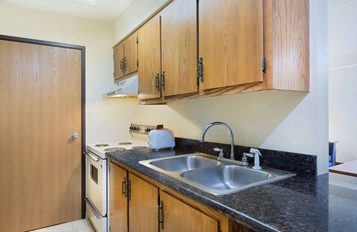 Ripley Hotel | Budget-Friendly Comfort at Super 8 by Wyndham Ripley