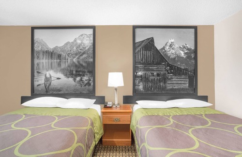 Riverton Hotel | Budget-Friendly Stay at Super 8 by Wyndham Riverton