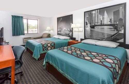 Rock Falls Hotel | Budget-Friendly Super 8 by Wyndham in Rock Falls Area