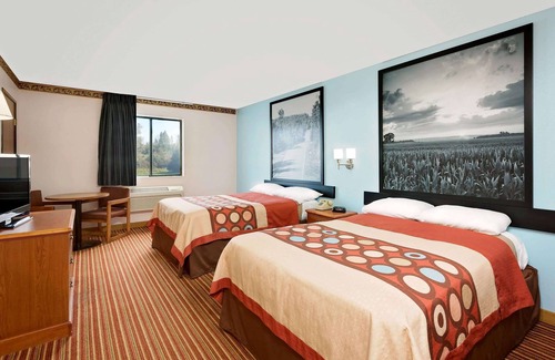 Rock Port Hotel | Budget-Friendly Stay at Super 8 by Wyndham Rock Port MO