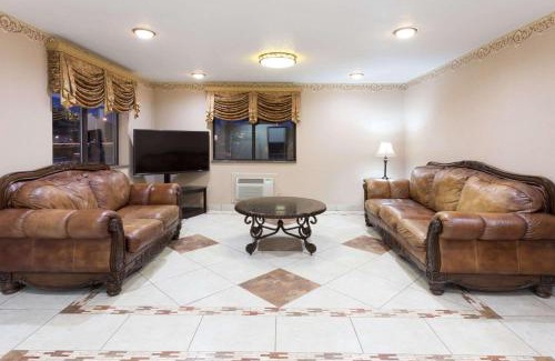 Rock Falls Hotel | Budget-Friendly Stay at Super 8 by Wyndham Rock Falls