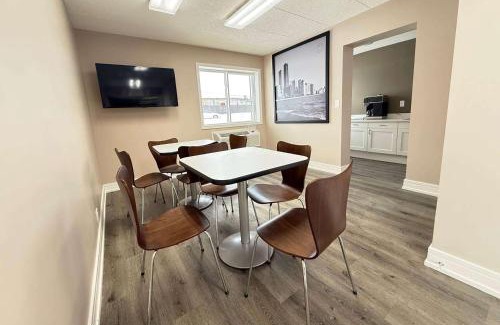 Rockford Hotel | Budget-Friendly Stay at Travelodge by Wyndham Rockford South