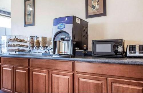 Gold Rock Hotel | Convenient Stay at Super 8 by Wyndham Rocky Mount