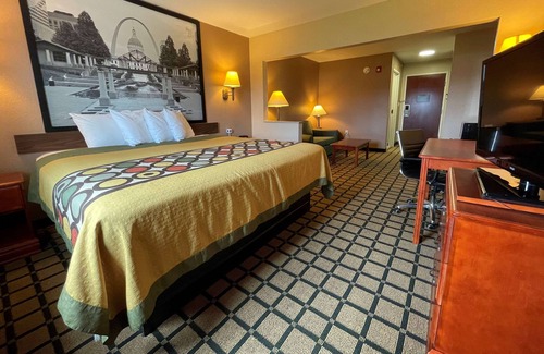 Rolla Hotel | Discover Super 8 by Wyndham Rolla: Family-Friendly Retreat