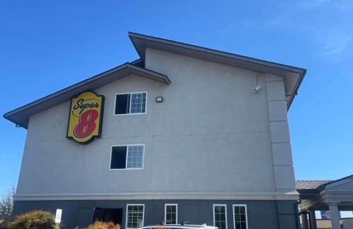 Parkway-South Sacramento Hotel | Convenient Stay at Super 8 by Wyndham Sacramento