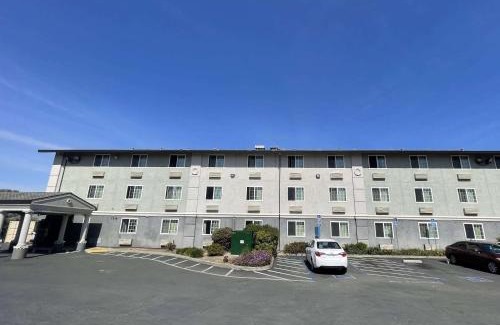 Parkway-South Sacramento Hotel | Convenient Stay at Super 8 by Wyndham Sacramento