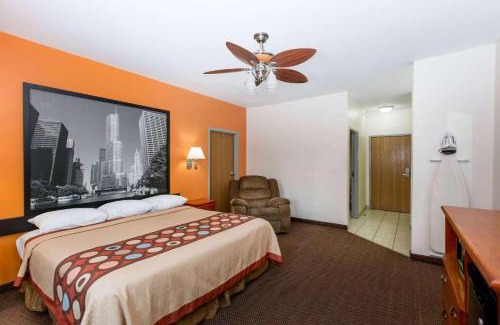 Salina Hotel | Pet-Friendly Super 8 by Wyndham Salina with Great Reviews