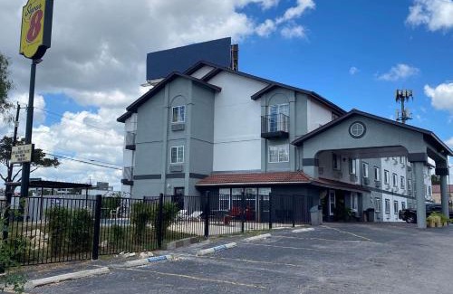 Wetmore Hotel | Convenient Stay at Super 8 by Wyndham San Antonio/Fiesta