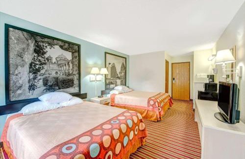 Wetmore Hotel | Convenient Stay at Super 8 by Wyndham San Antonio/Fiesta