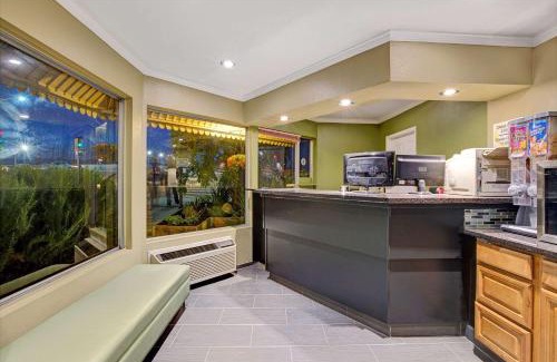 Beach Hill - Beach Flats Hotel | Cozy Stay at Super 8 by Wyndham Santa Cruz/Beach Boardwalk