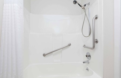 Sapulpa Hotel | Comfortable Stay at Super 8 by Wyndham in Sapulpa