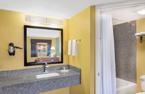 Indian Beach Sapphire Shores Hotel | Budget-Friendly Stay at Super 8 by Wyndham Sarasota