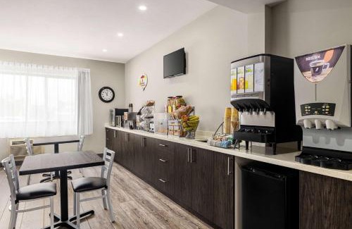 Sarnia Hotel | Comfortable Stay at Super 8 by Wyndham Sarnia ON