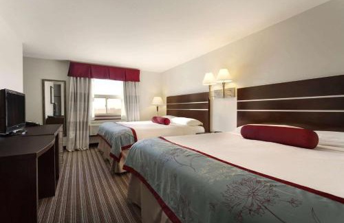 Saskatoon Downtown Hotel | Budget-Friendly Super 8 by Wyndham Saskatoon Near Downtown