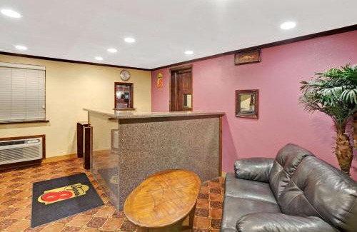 Shawnee Hotel | Budget-Friendly Stay at Super 8 by Wyndham Shawnee