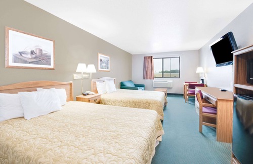 Sisseton Hotel | Eco-Friendly Comfort at Super 8 by Wyndham Sisseton