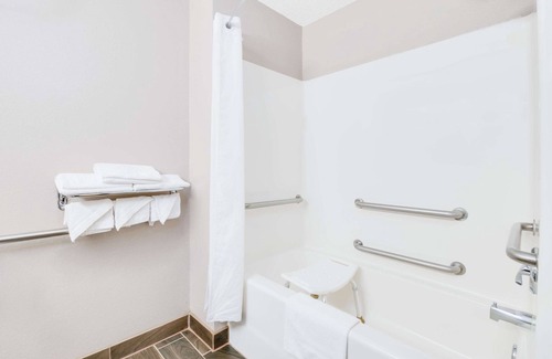 Sisseton Hotel | Eco-Friendly Comfort at Super 8 by Wyndham Sisseton