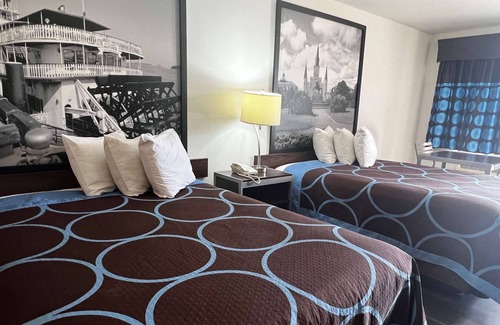 Slidell Hotel | Relax at Super 8 by Wyndham Slidell with Pool & Breakfast