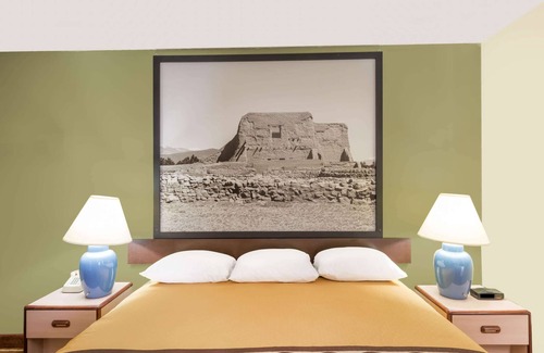 Polvadera Hotel | Budget-Friendly Stay at Super 8 by Wyndham Socorro