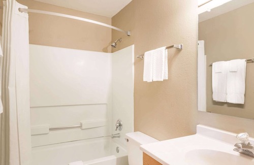 Polvadera Hotel | Budget-Friendly Stay at Super 8 by Wyndham Socorro
