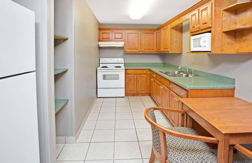 South Bend Hotel | Explore Comfort at Super 8 by Wyndham South Bend