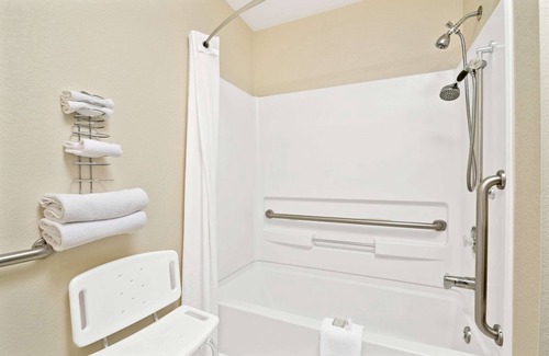 Spokane Hotel | Budget-Friendly Super 8 by Wyndham Spokane with Great Amenities