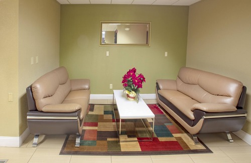 St. Charles Hotel | Budget-Friendly Super 8 by Wyndham St Charles with Pool