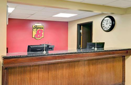Stamford Hotel | Convenient Stay at Super 8 by Wyndham Stamford Near NYC