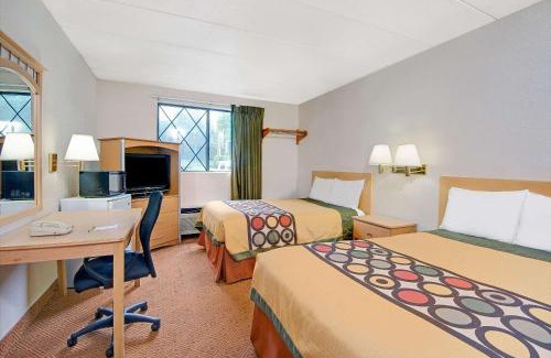 Stamford Hotel | Convenient Stay at Super 8 by Wyndham Stamford Near NYC