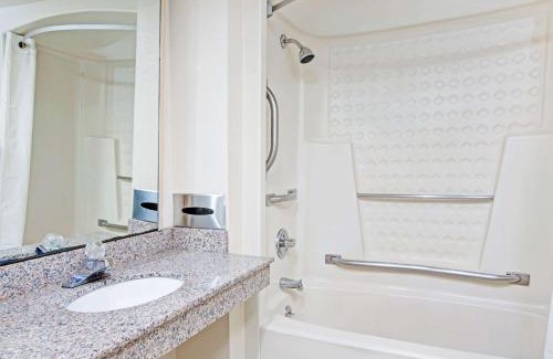 Suwanee Hotel | Budget-Friendly Comfort at Super 8 by Wyndham Suwanee