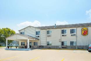 Sweet Springs Hotel | Budget-Friendly Stay at Super 8 by Wyndham Sweet Springs